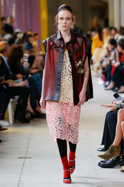 Look 29